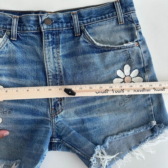 Vintage Levi's Orange Tab Denim Cutoff Jeans Short Floral Reworked - Picture 10 of 11